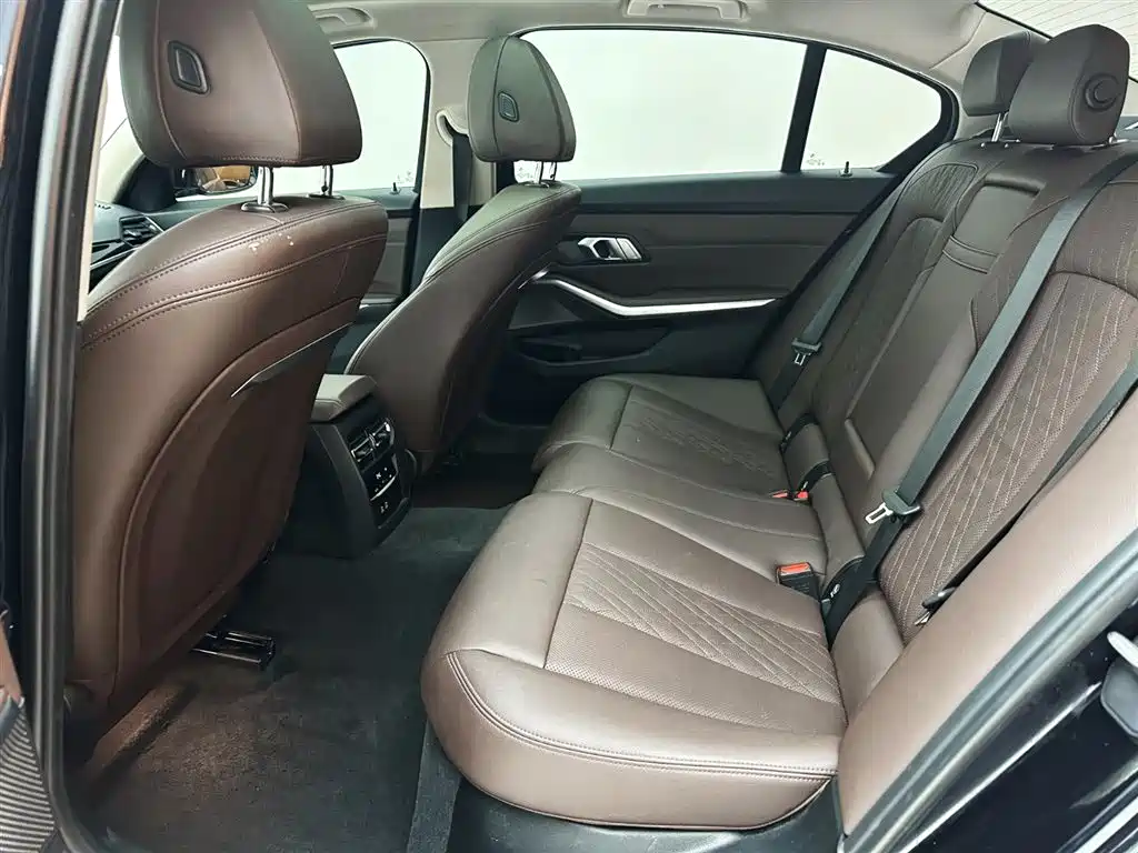 BMW 3 Series 2023 320Li M Sport Package фото 22