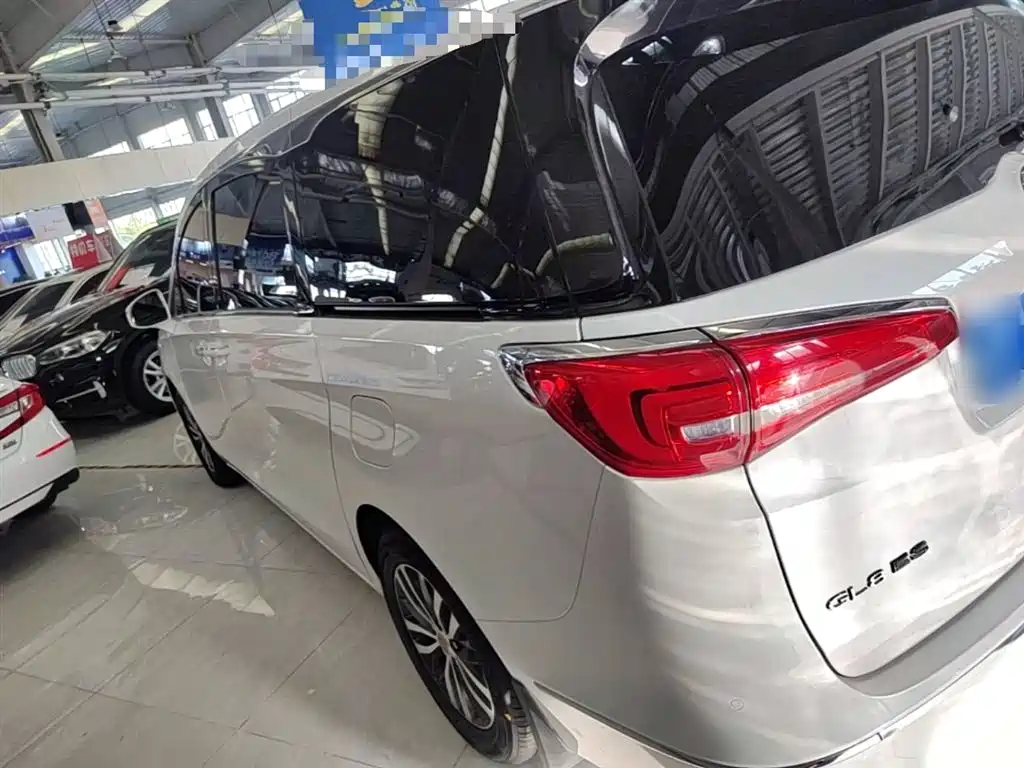 Buick GL8 2017 ES 28T Luxury China V фото 5