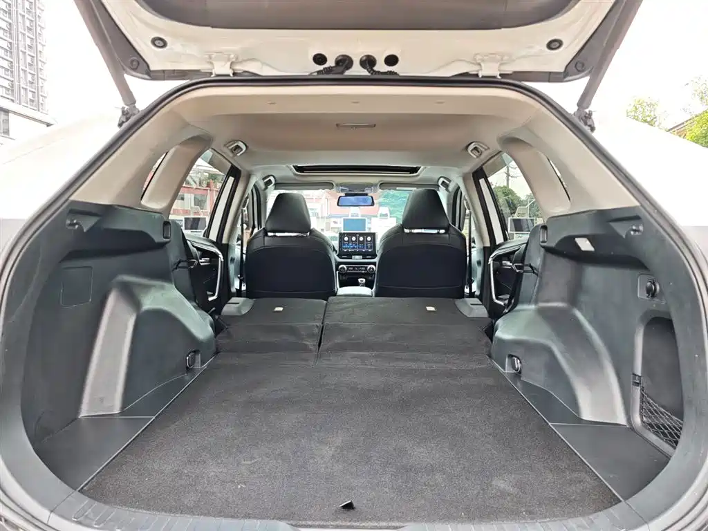 Toyota Wildlander 2022 2.0L CVT FWD Luxury PLUS Edition фото 27