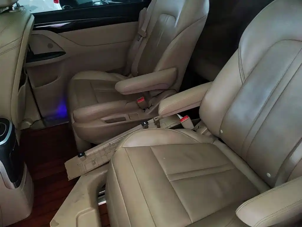 Buick GL8 2017 ES 28T Luxury China V фото 17