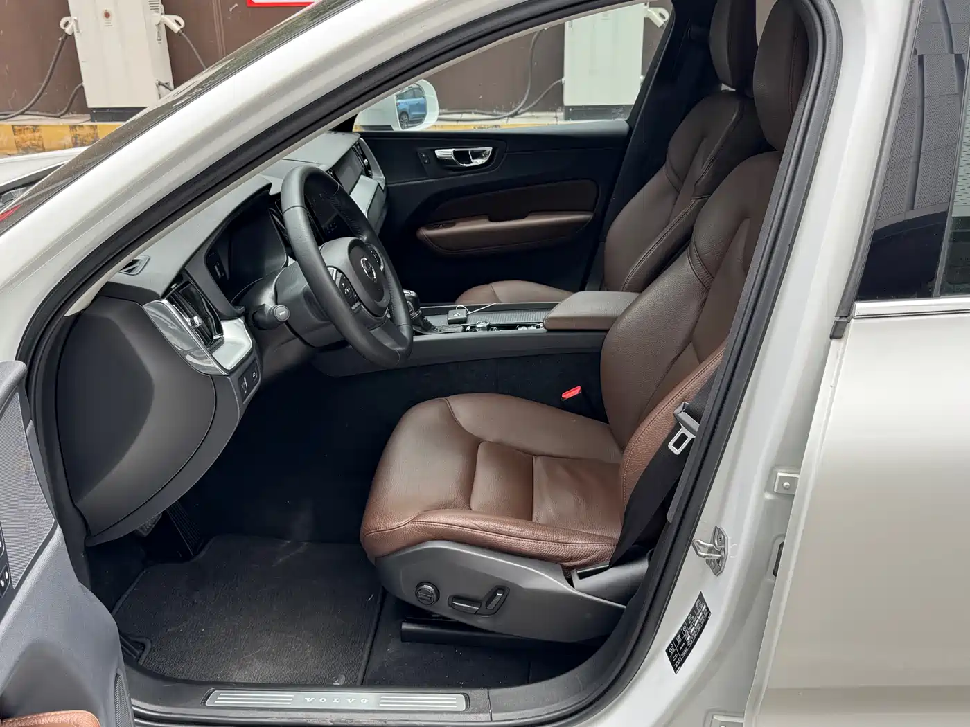 Фото 11 - Volvo XC60