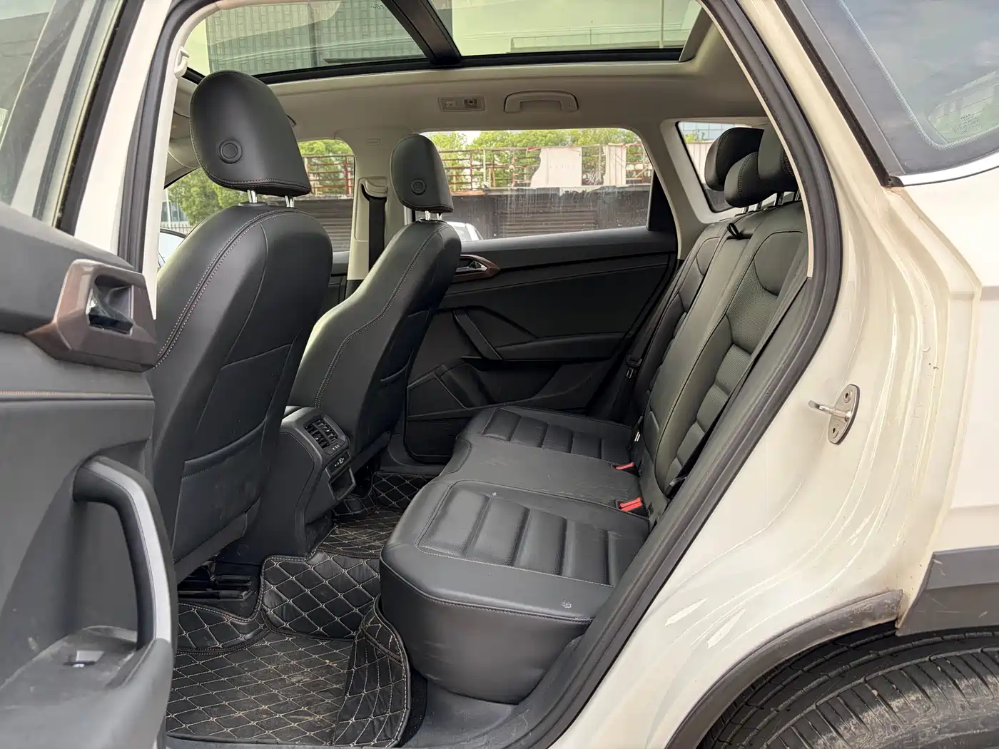 Volkswagen Tharu 2022 280TSI FWD Luxury Edition фото 9