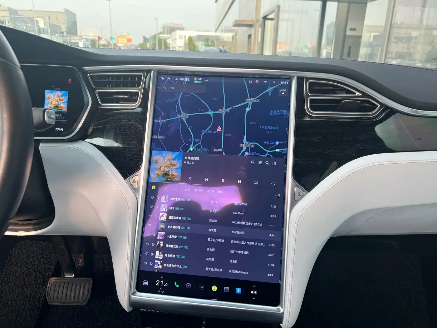 TESLA MODEL X