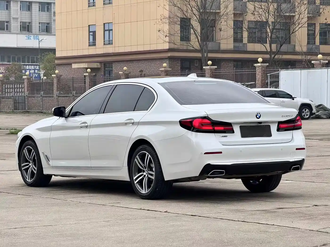 BMW 5 Series 2022 530Li Leading Luxury Package фото 4