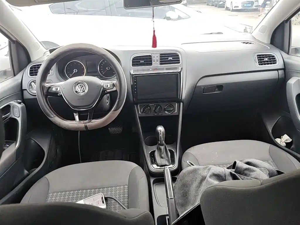 Volkswagen Polo 2016 1.6L Automatic Comfort фото 10
