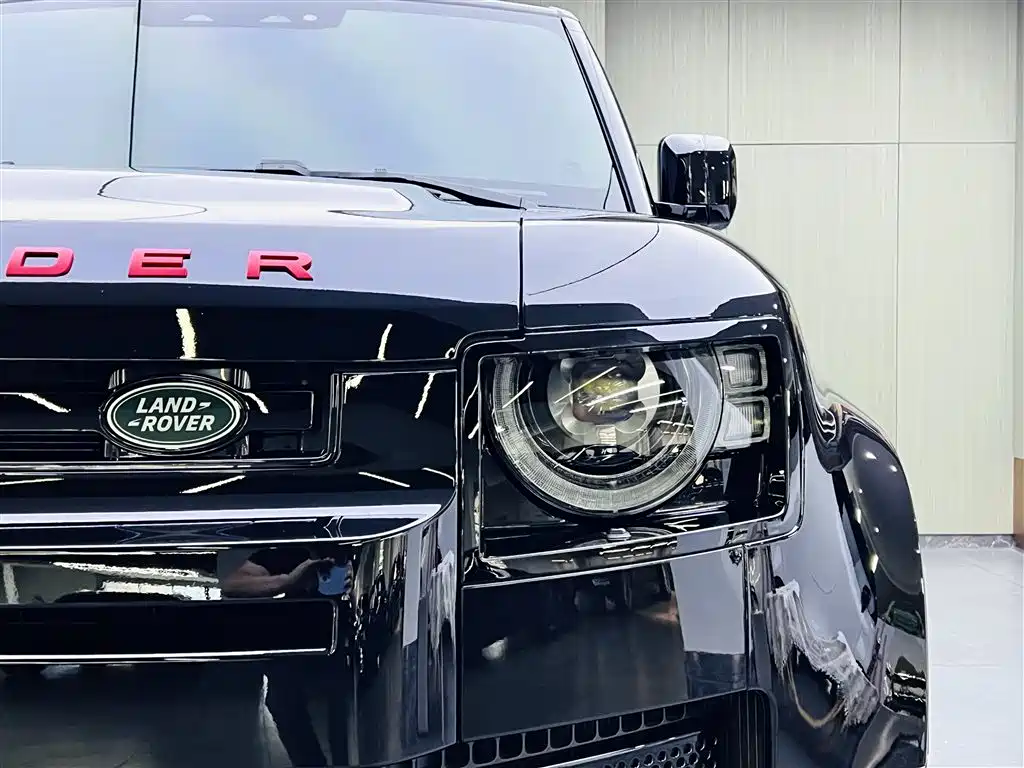 Land Rover Defender 2024 110 5.0T V8 фото 7