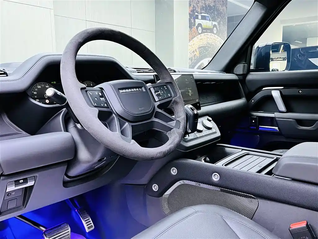 Land Rover Defender 2024 110 5.0T V8 фото 8
