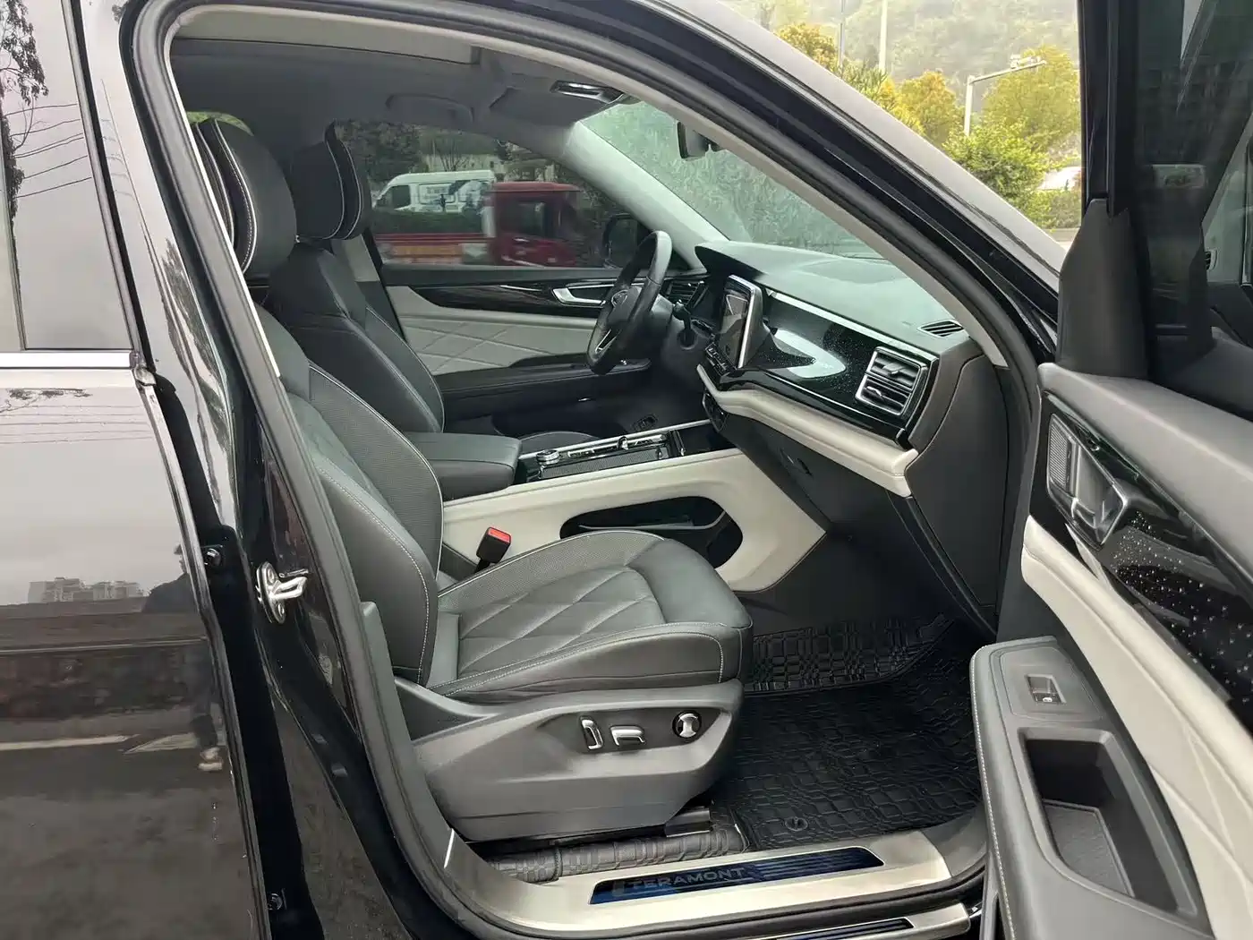 Volkswagen Teramont 2024 380TSI 4WD Prestige Luxury Edition фото 6