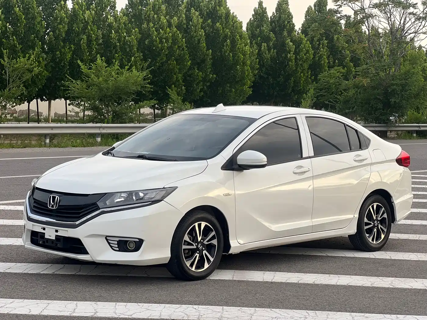 Honda Greiz 2017 2016 1.5L CVT Classic Edition