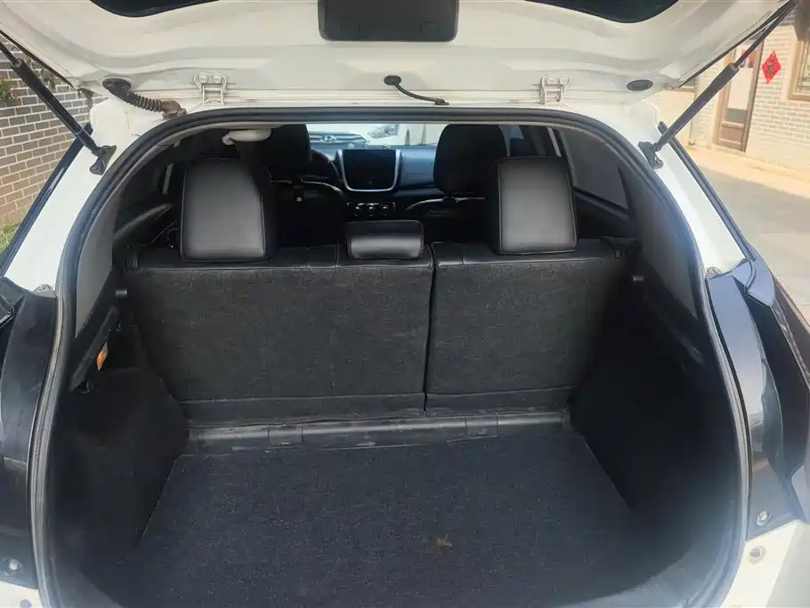 TOYOTA YARIS L ZHIXUAN