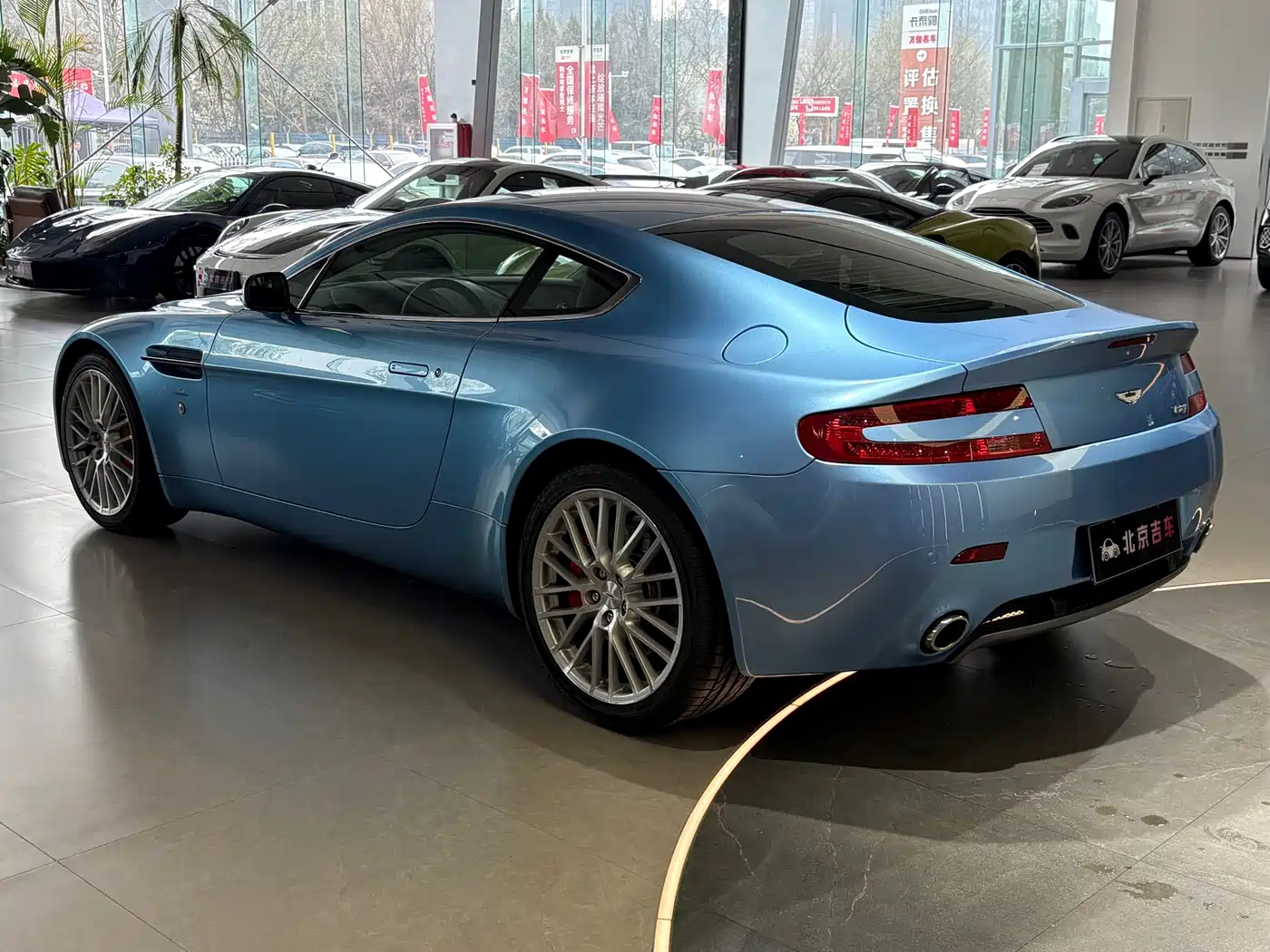 Aston Martin V8 Vantage 2010 2011 4.7L Sportshift Coupe