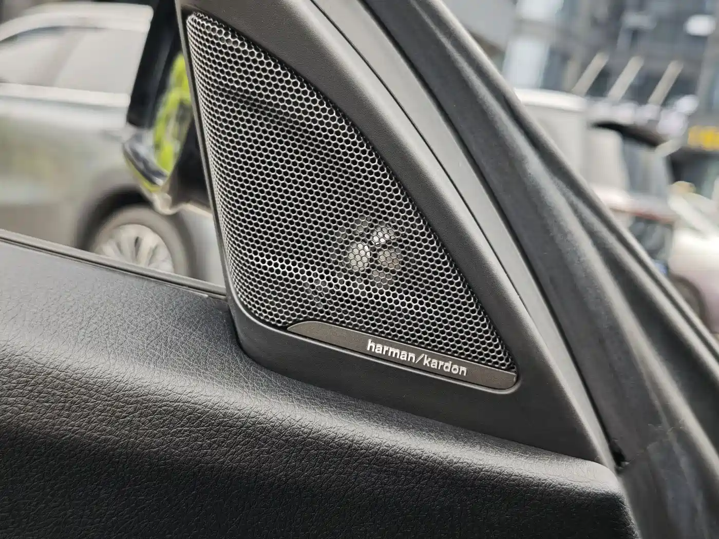 BMW 3 Series GT 2019 320i M Sport Black Night Edition фото 8