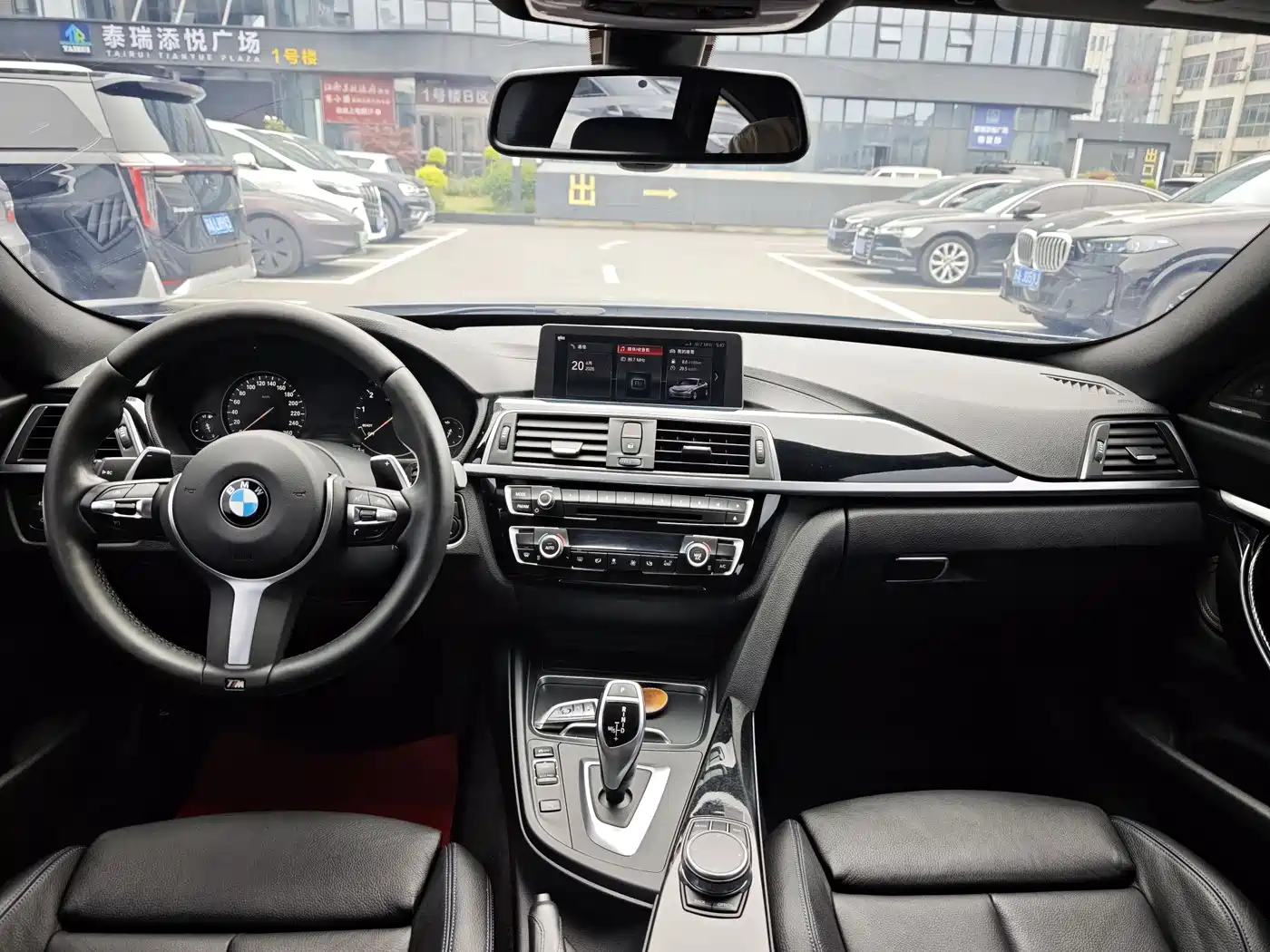 BMW 3 Series GT 2019 320i M Sport Black Night Edition фото 14