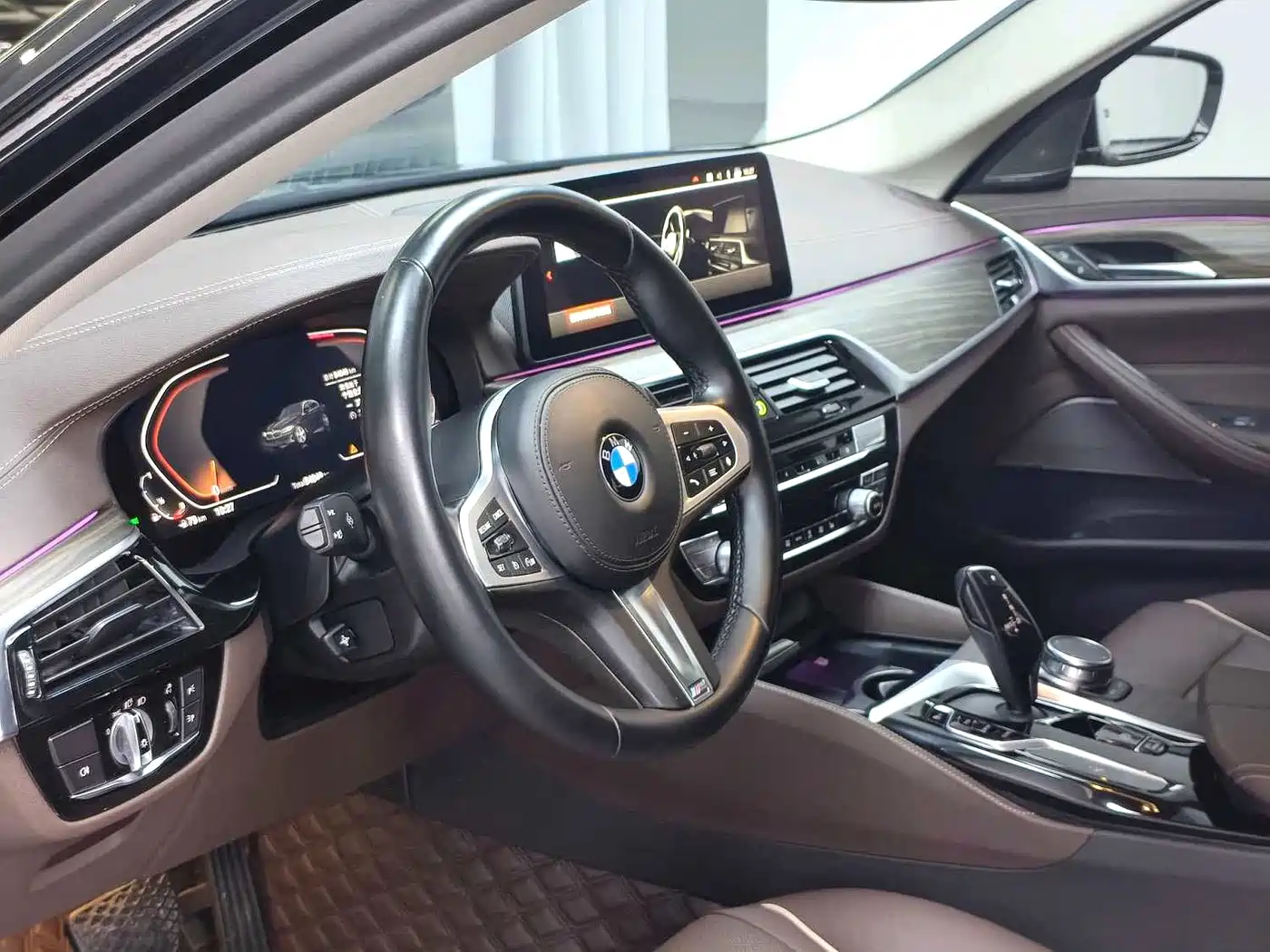 BMW 5 Series 2023 530Li Leading M Sport Package фото 4
