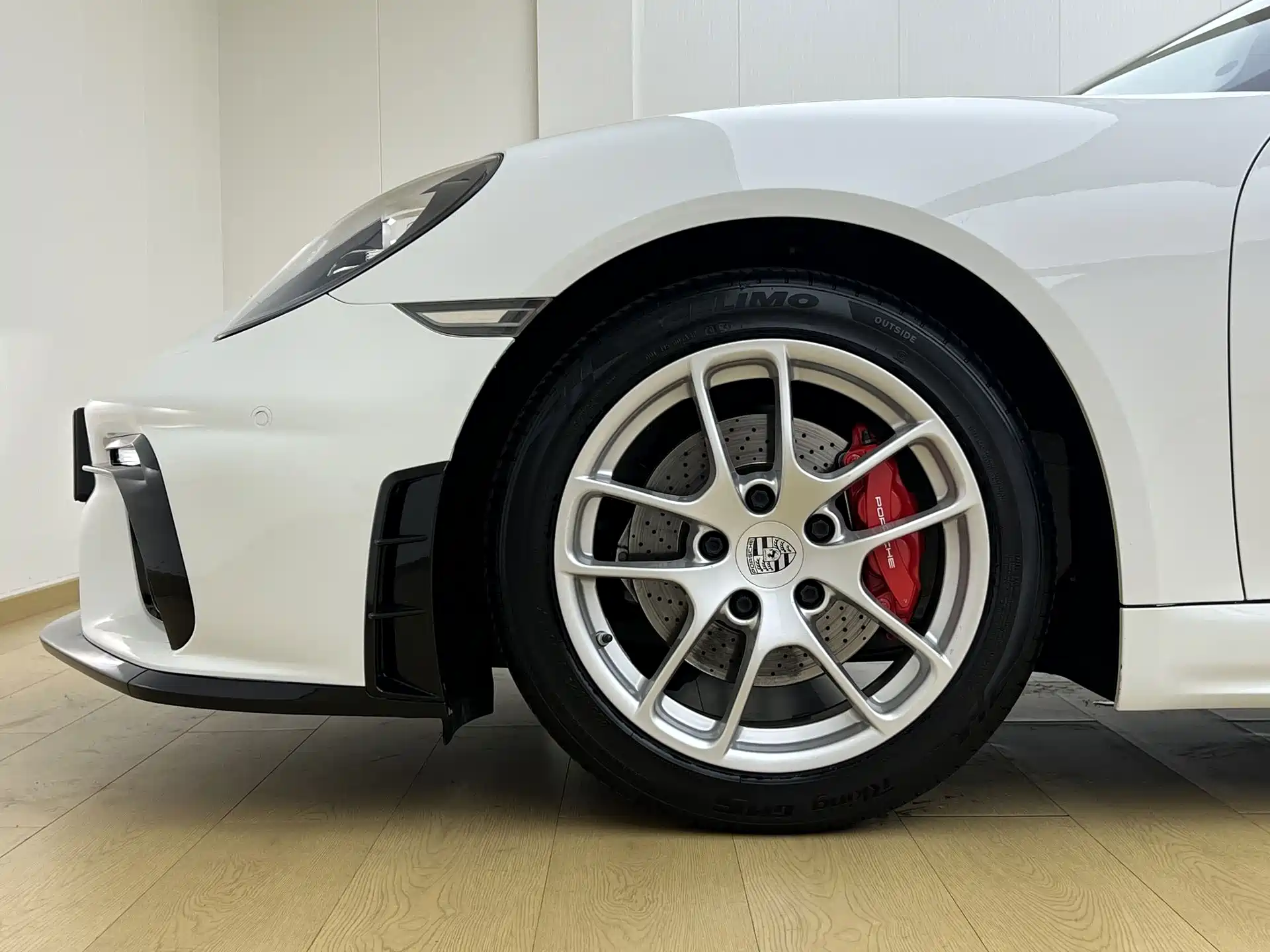 Photo 5 - Porsche 718