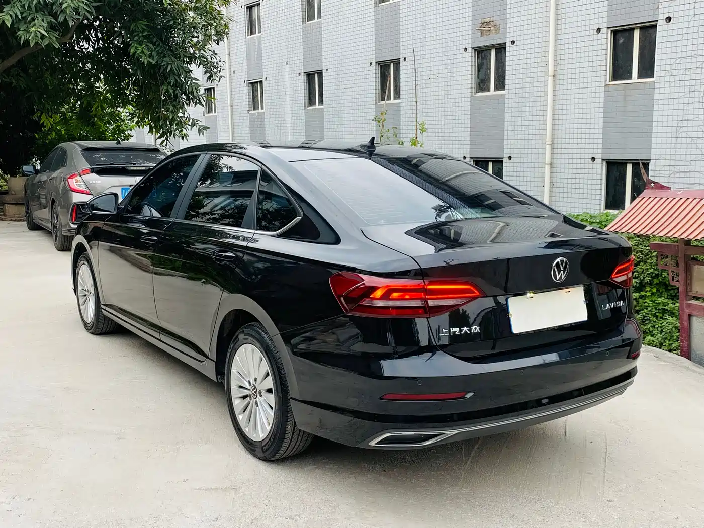 Volkswagen Lavida 2021 1.5L Auto Comfort Edition фото 4