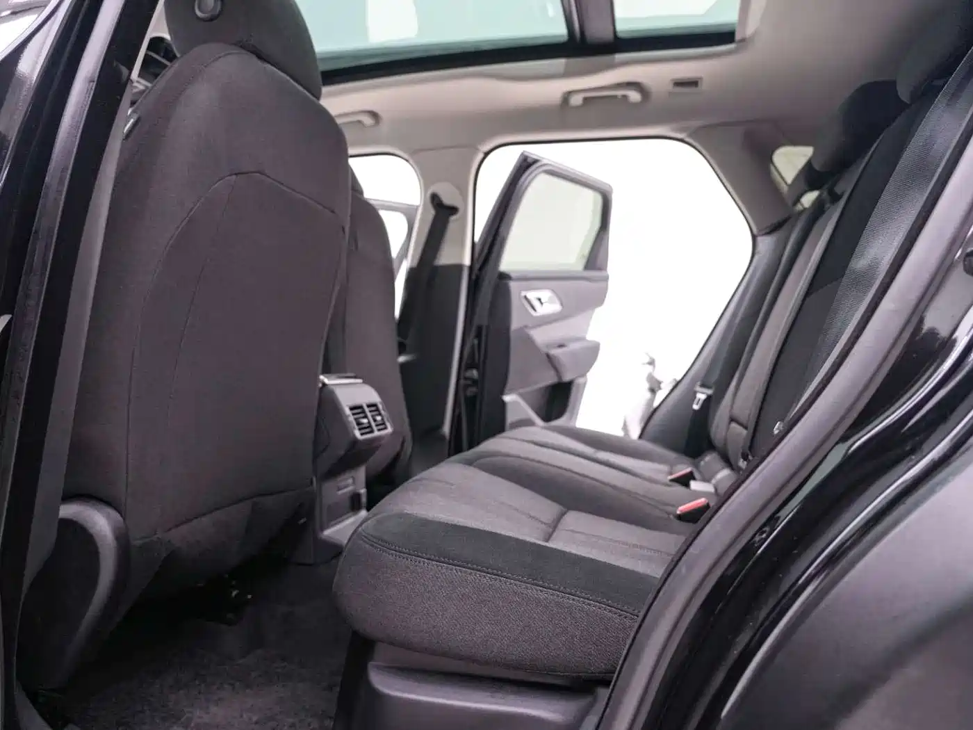 Land Rover Range Rover Velar 2024 S фото 24