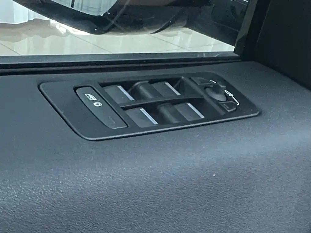 Land Rover Discovery Sport 2025 249PS Performance Tech Edition фото 15