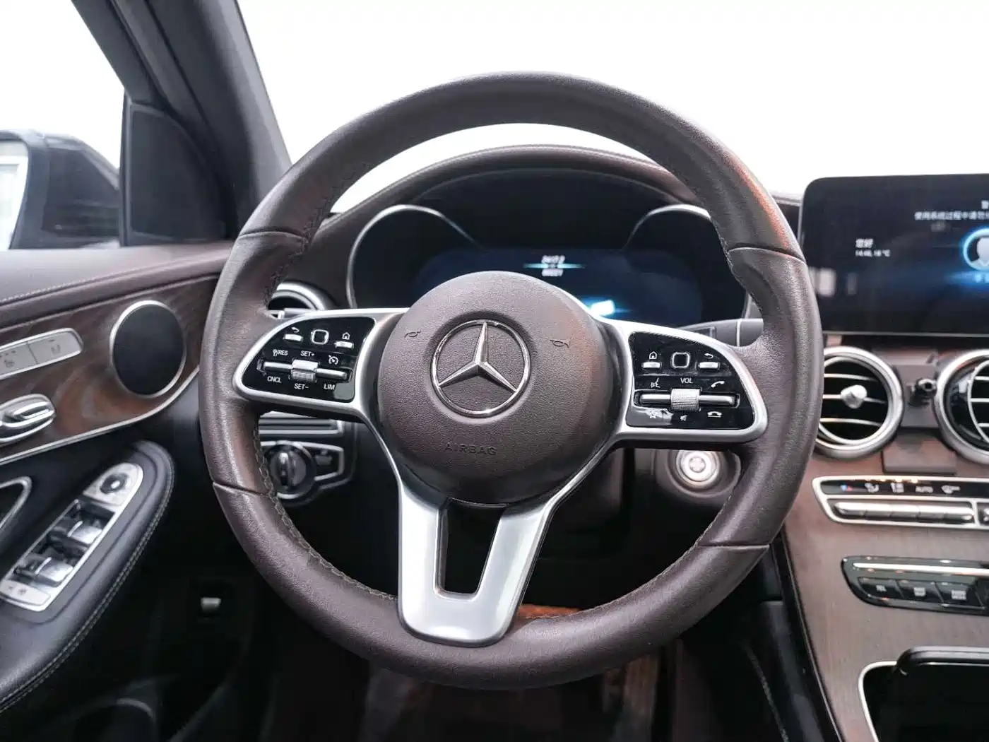 Mercedes-Benz GLC 2021 GLC 260 L 4MATIC Luxury фото 19