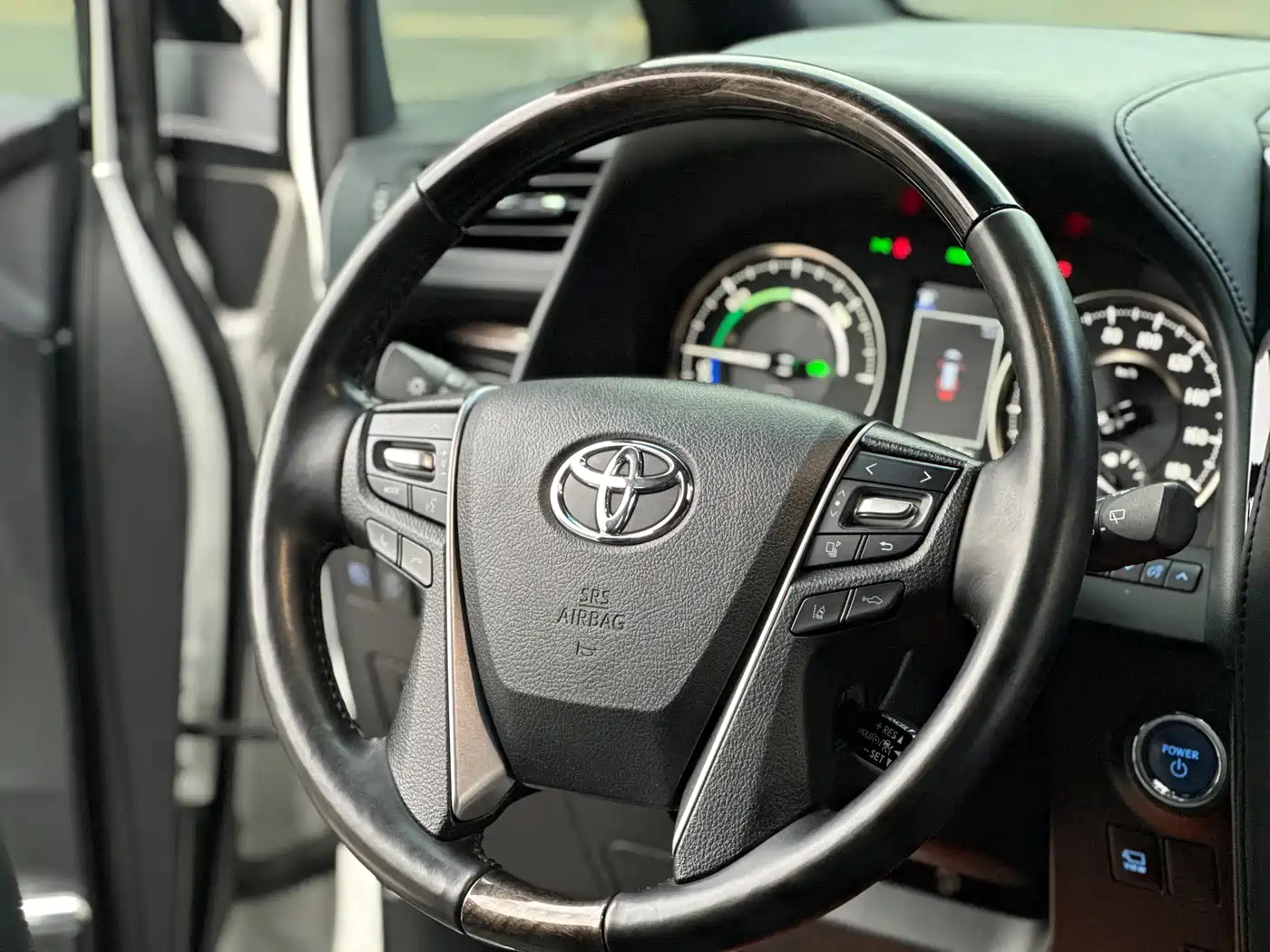 Toyota Alphard 2019 Hybrid 2.5L Premium Edition фото 18