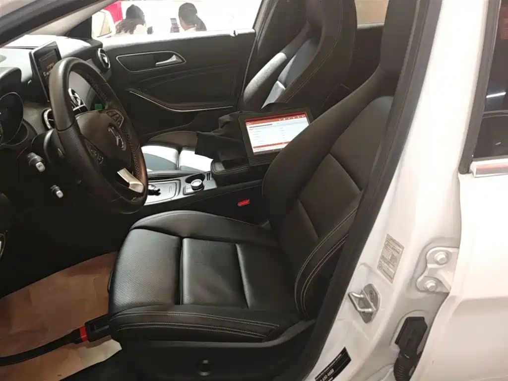 Mercedes-Benz GLA 2016 GLA 200 Dynamic фото 15