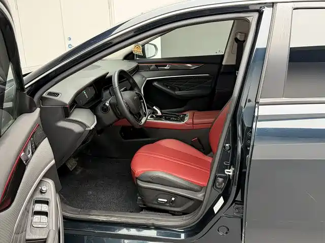 DONGFENG YI HYUN MAX