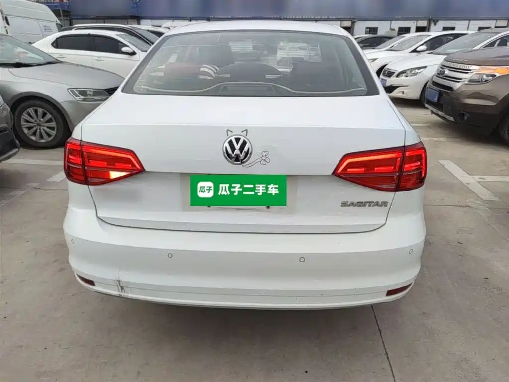 Volkswagen Sagitar 2018 1.6L Automatic Comfort фото 6