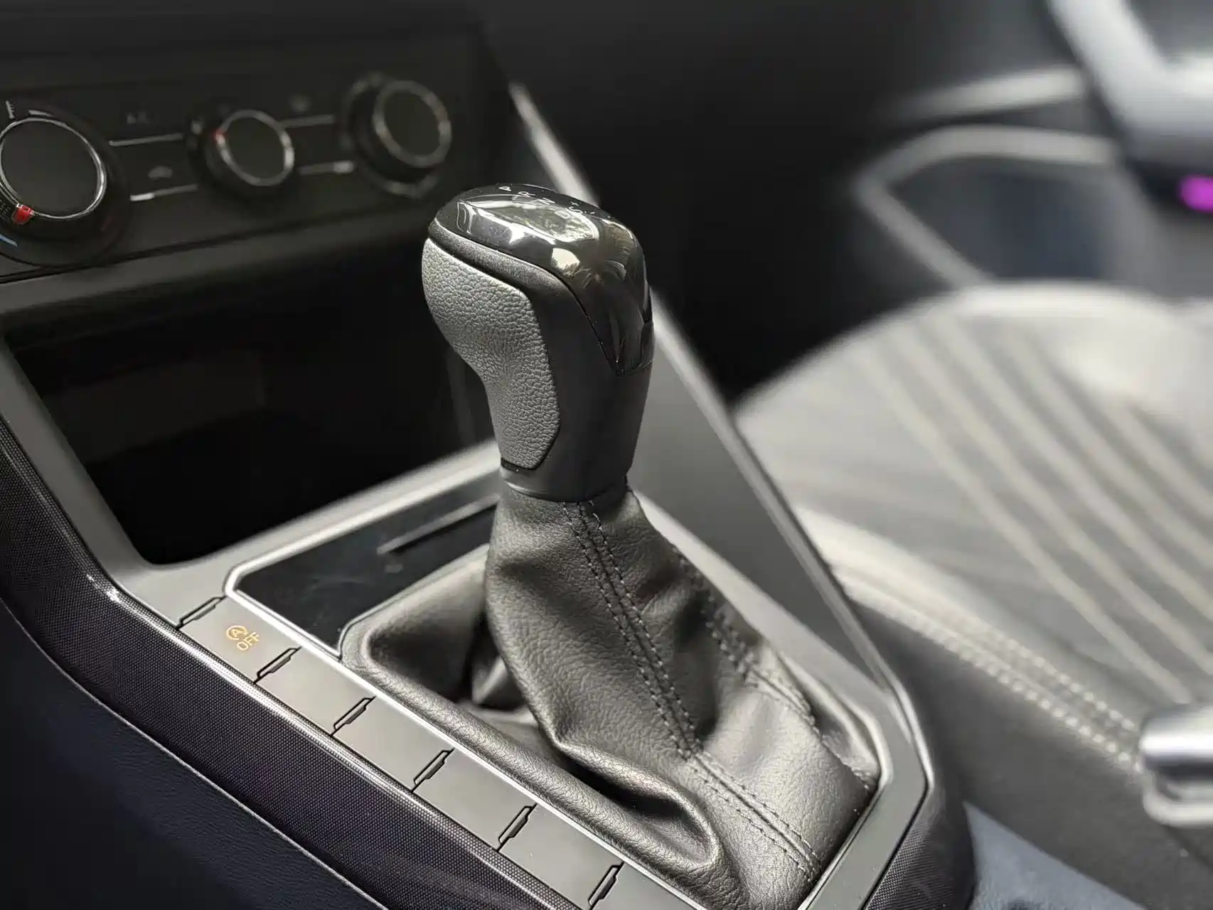 صورة 8 - Volkswagen Lavida