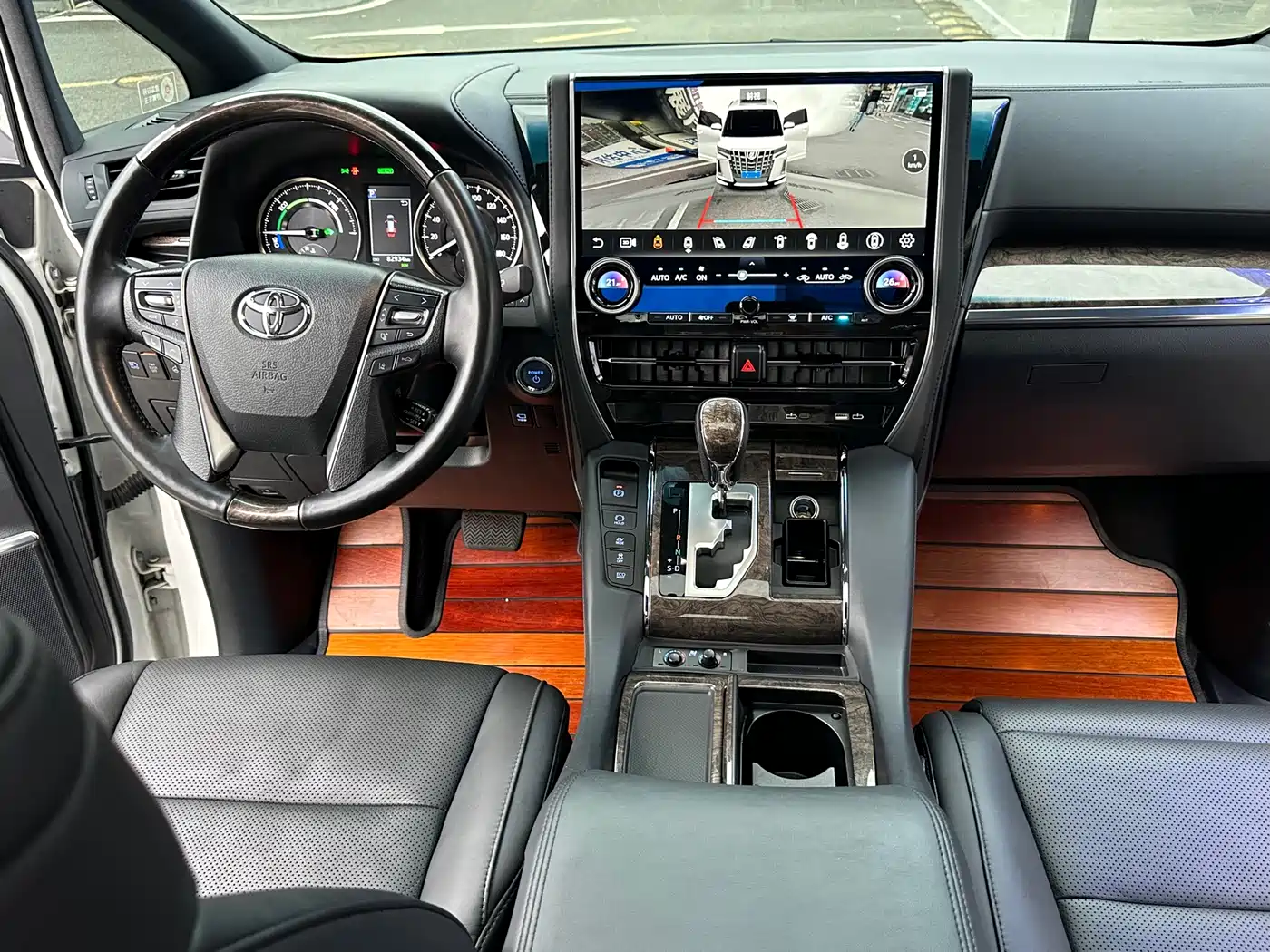 Toyota Alphard 2019 Hybrid 2.5L Premium Edition фото 17