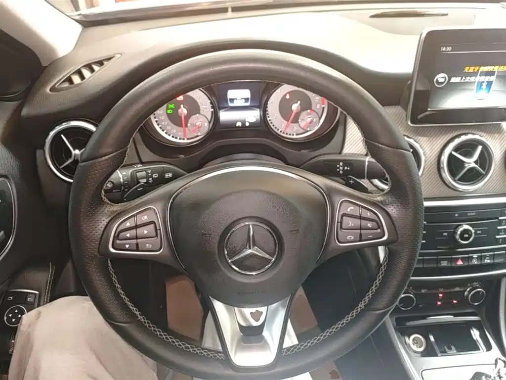 Mercedes-Benz GLA 2016 GLA 200 Dynamic фото 11