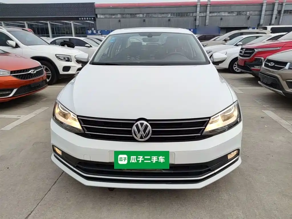 Volkswagen Sagitar 2018 1.6L Automatic Comfort фото 3