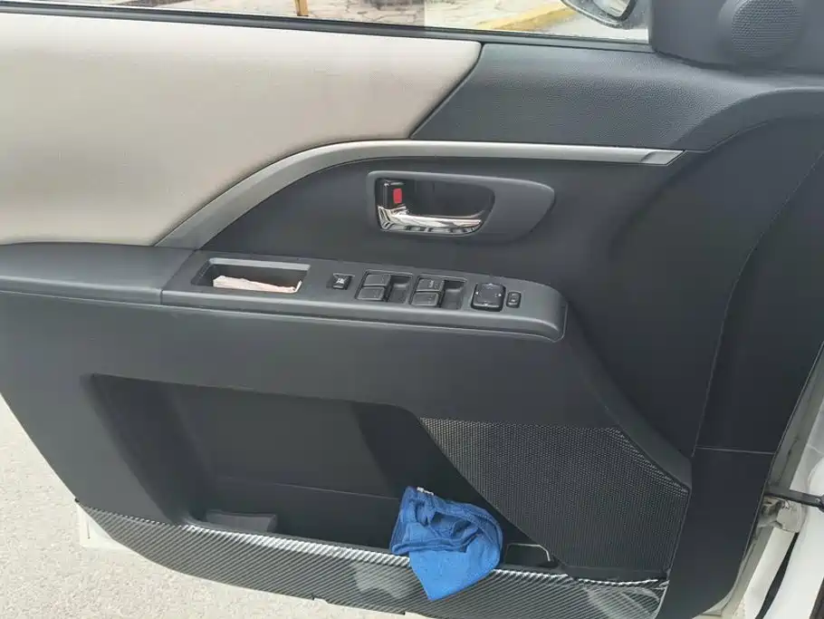 Mazda Mazda5 2014 2013 2.0L Automatic Comfort