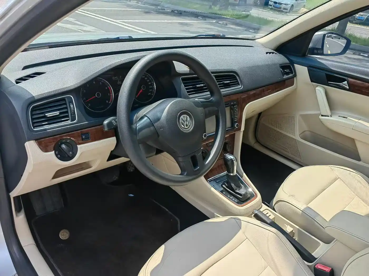 Volkswagen Lavida 2013 1.4TSI DSG Comfort Edition фото 4