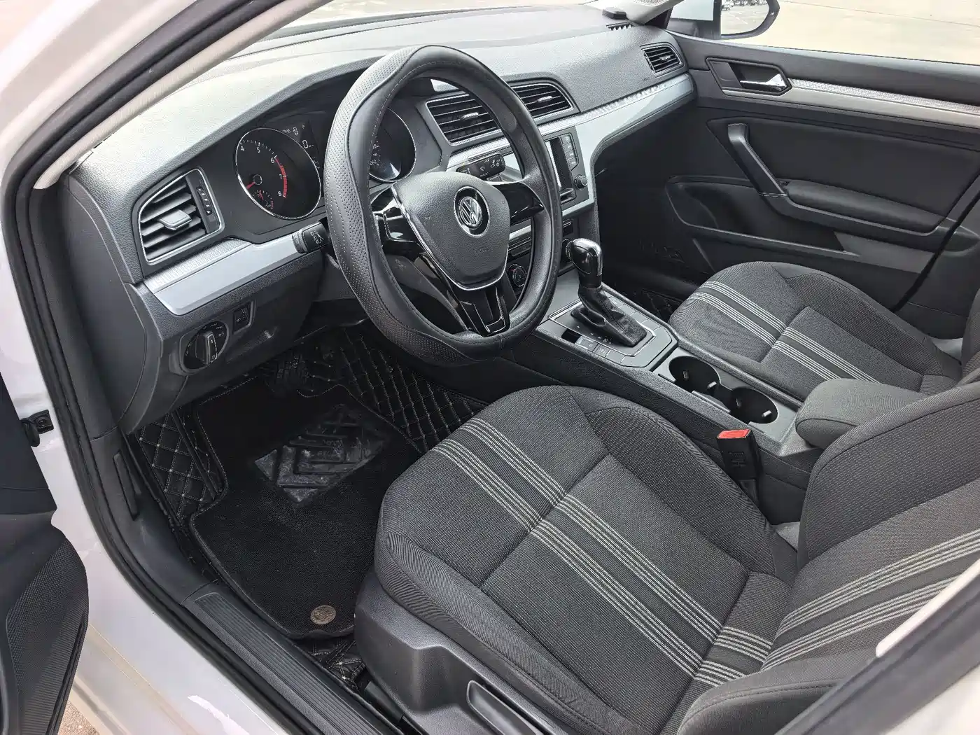 Volkswagen Lamando 2015 2015 230TSI DSG Style