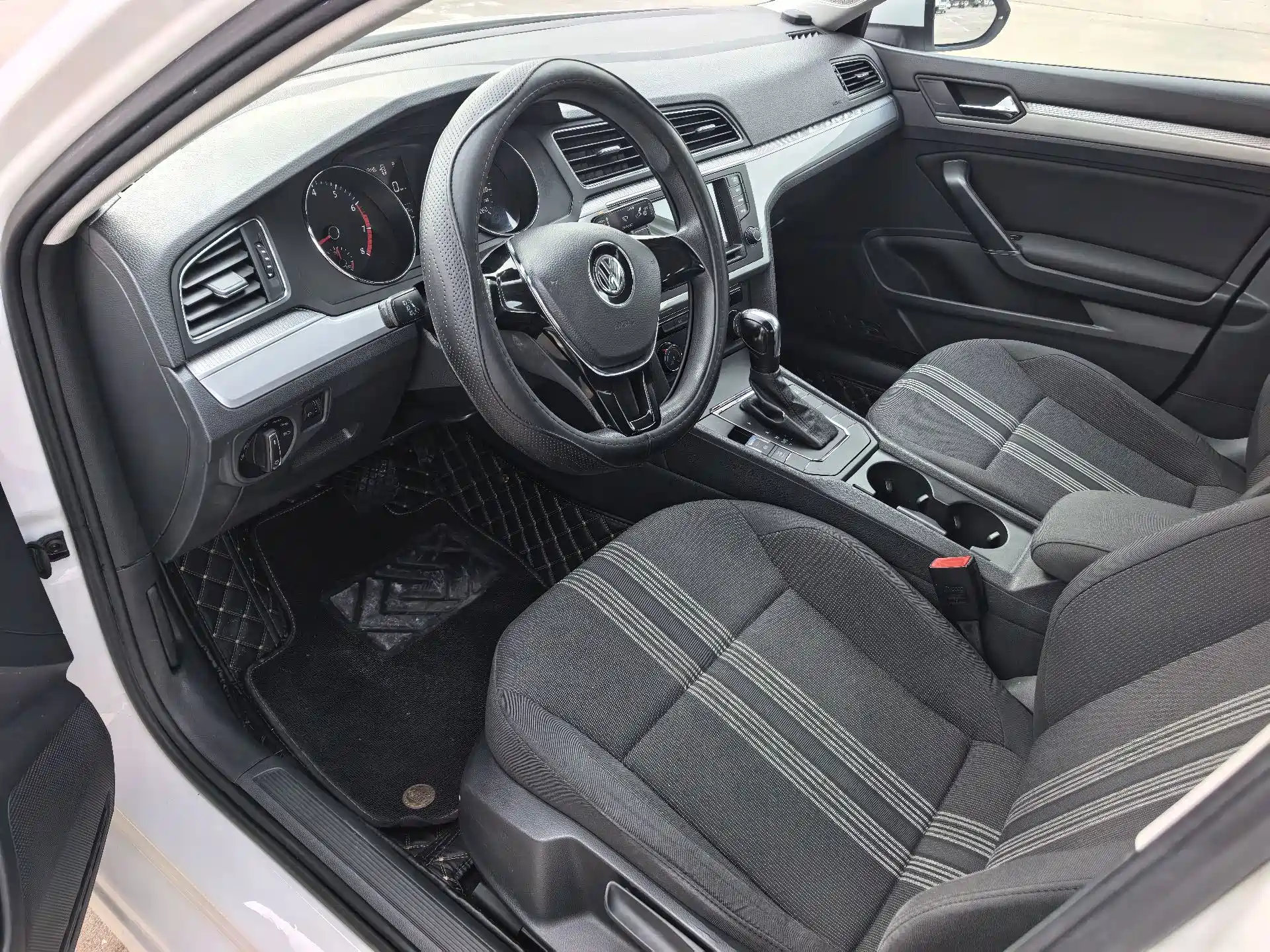 Photo 7 - Volkswagen Lamando