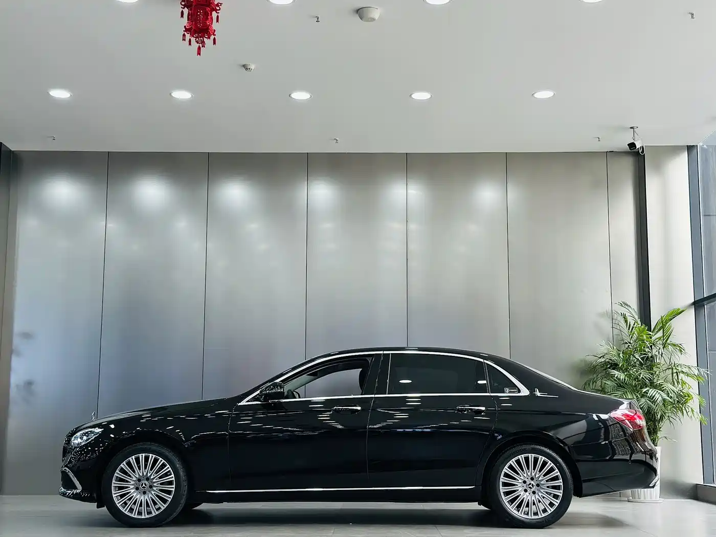 Mercedes-Benz E-Class 2022 Second Facelift E 300 L Luxury фото 8
