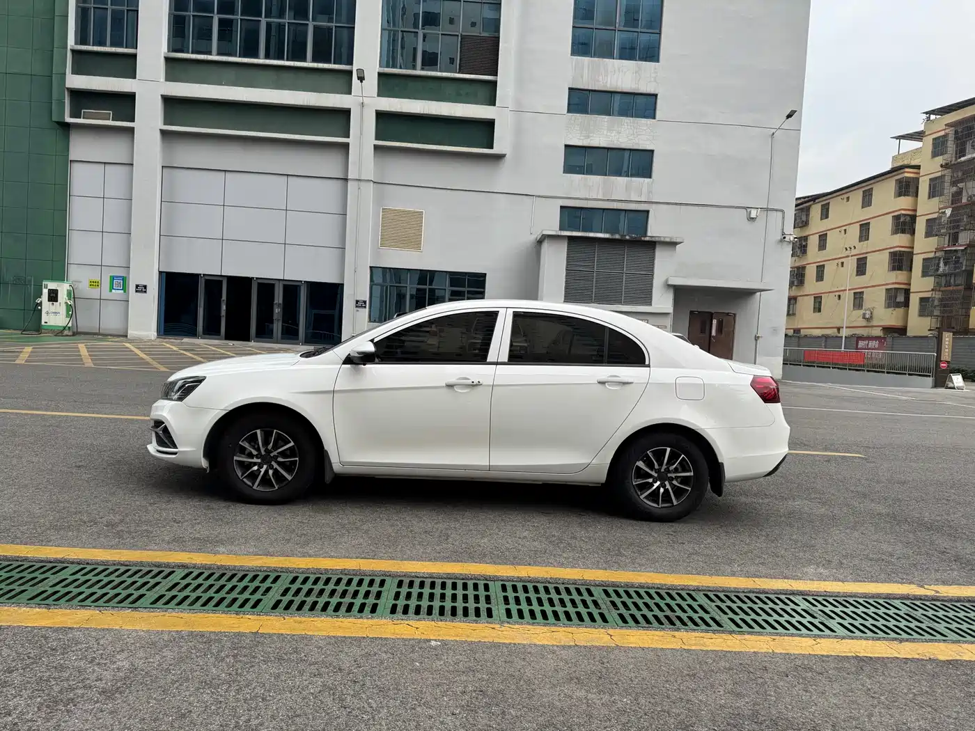Фото 28 - Geely Emgrand