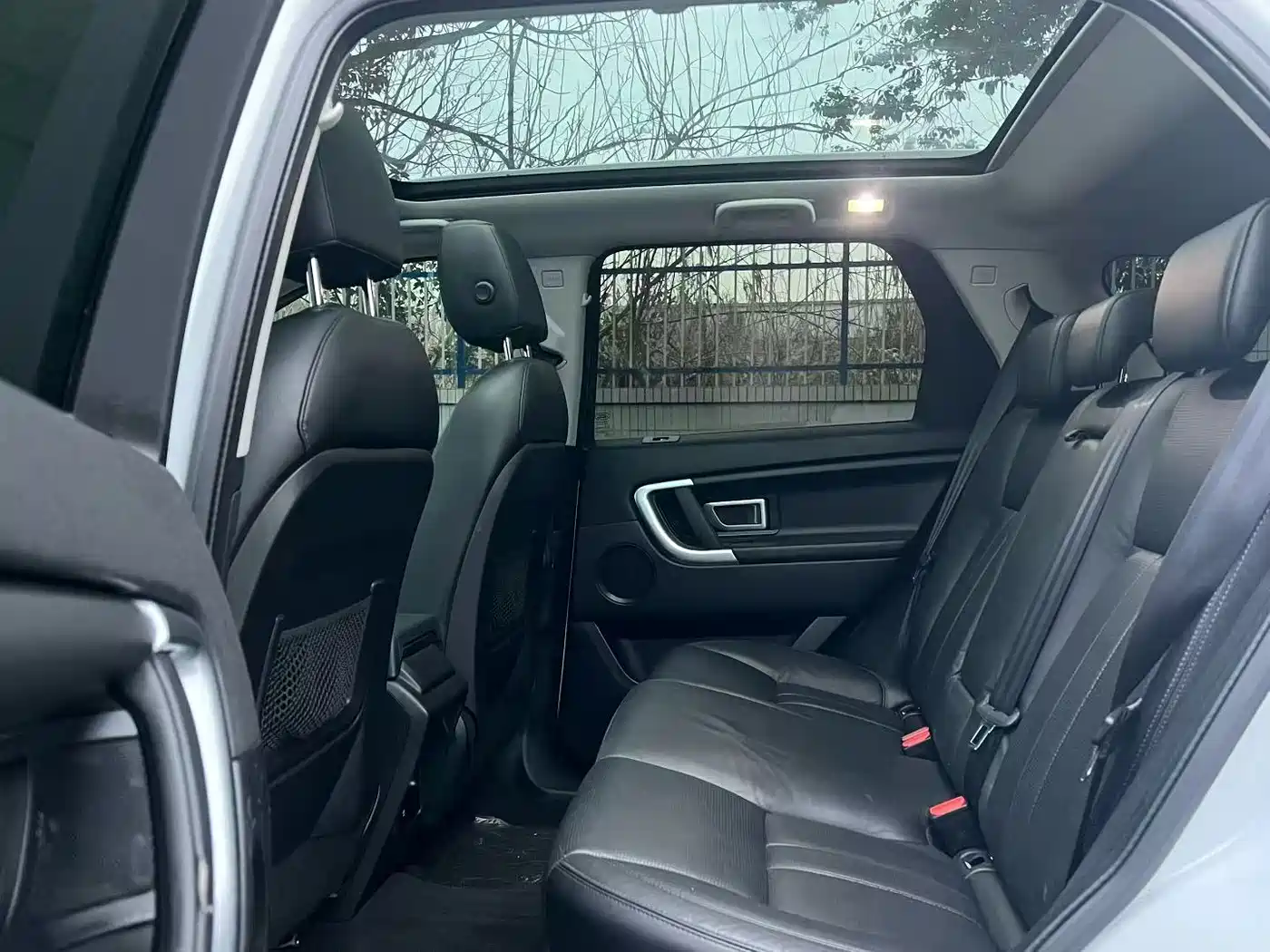 Land Rover Discovery Sport 2016 2.0T SE фото 4