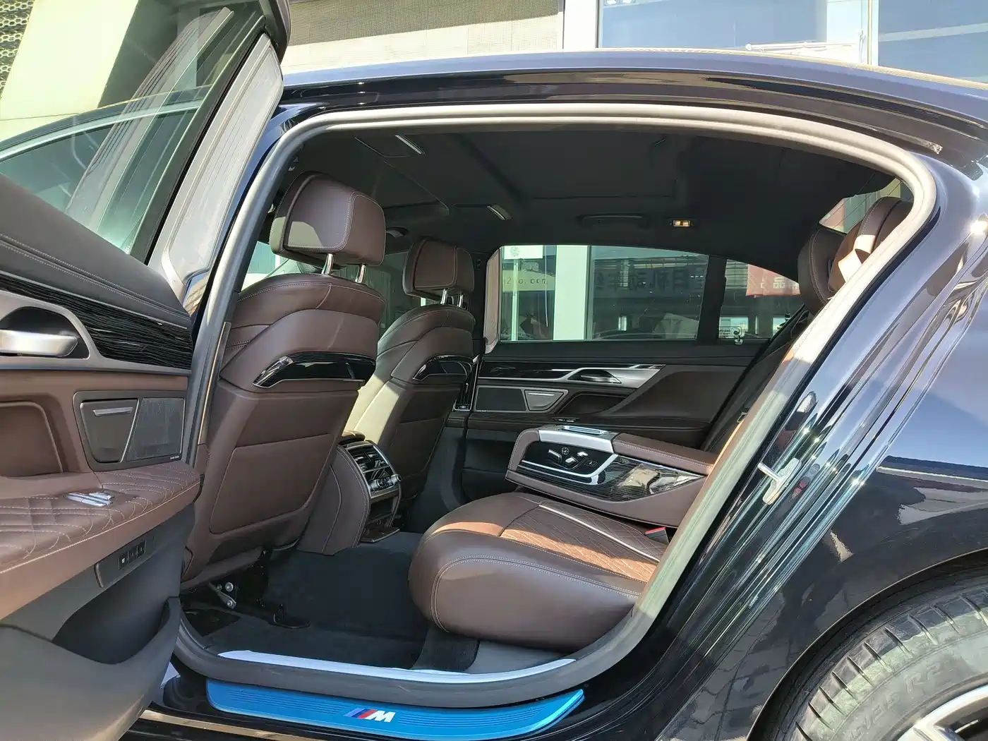 BMW 7 Series 2021 Model 740Li Leading M Sport Package фото 19