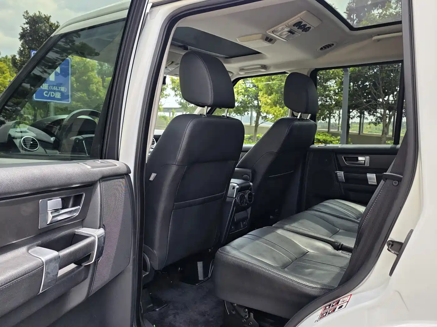Land Rover Discovery 2016 3.0 SDV6 Black Edition HSE Diesel фото 15