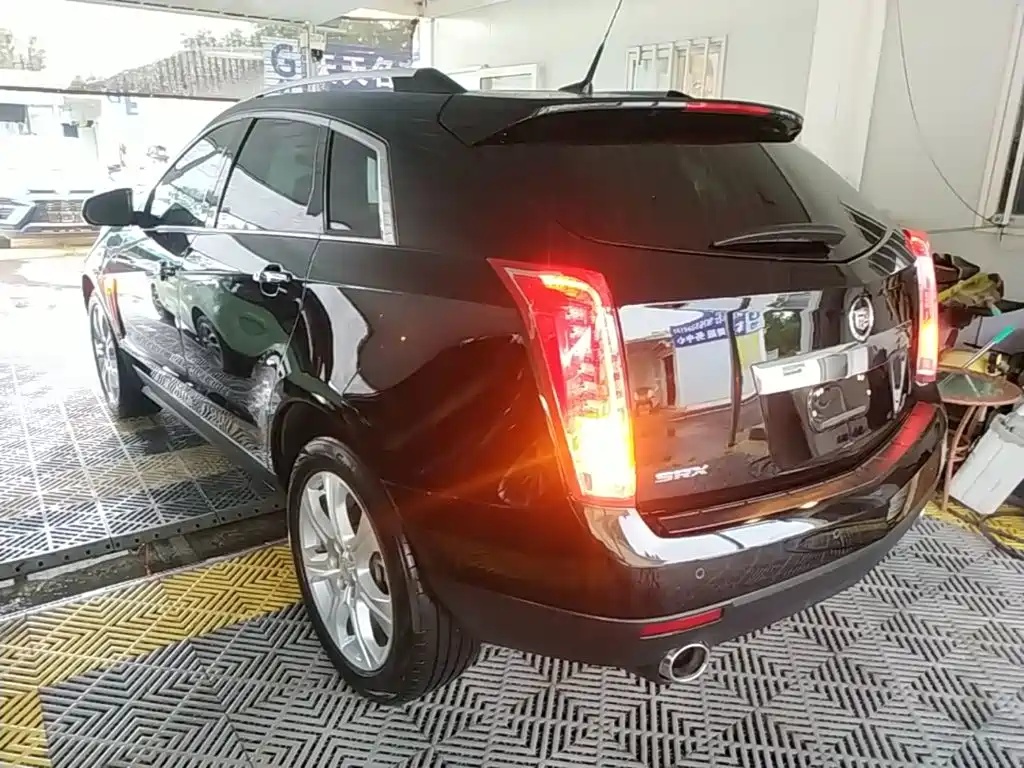 Cadillac SRX 2015 2015 3.0L Leading