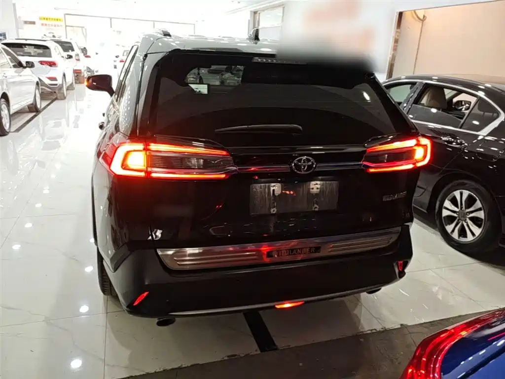 Toyota Wildlander 2023 2.0L CVT FWD Luxury PLUS фото 4