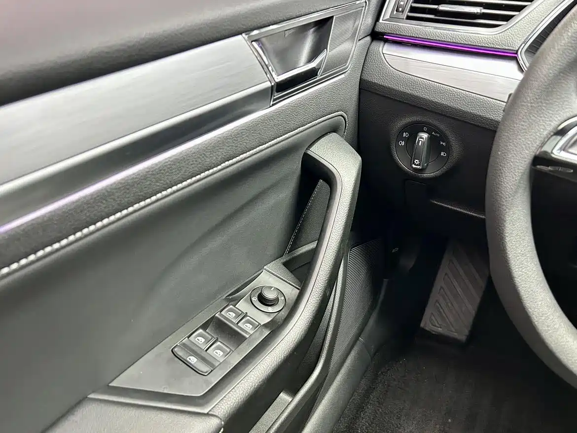 Škoda Superb 2023 TSI280 DSG Premium Edition фото 19
