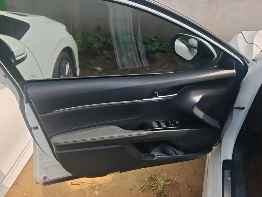 Toyota Camry 2024 2023 2.0G Luxury Edition