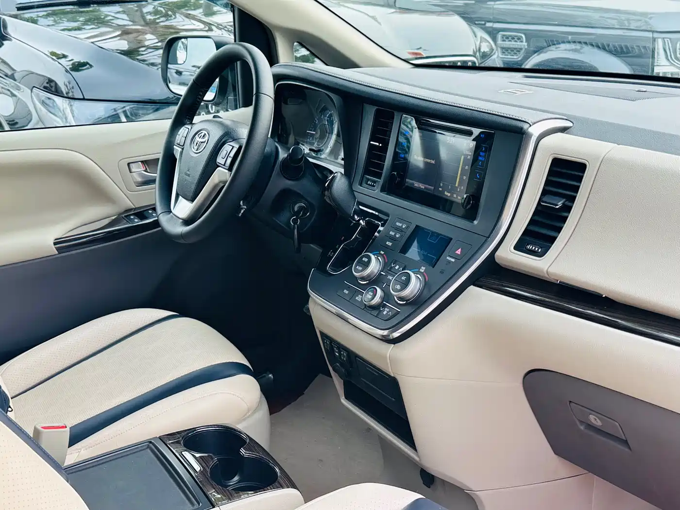 Toyota Sienna 2015 3.5L 2WD L фото 22