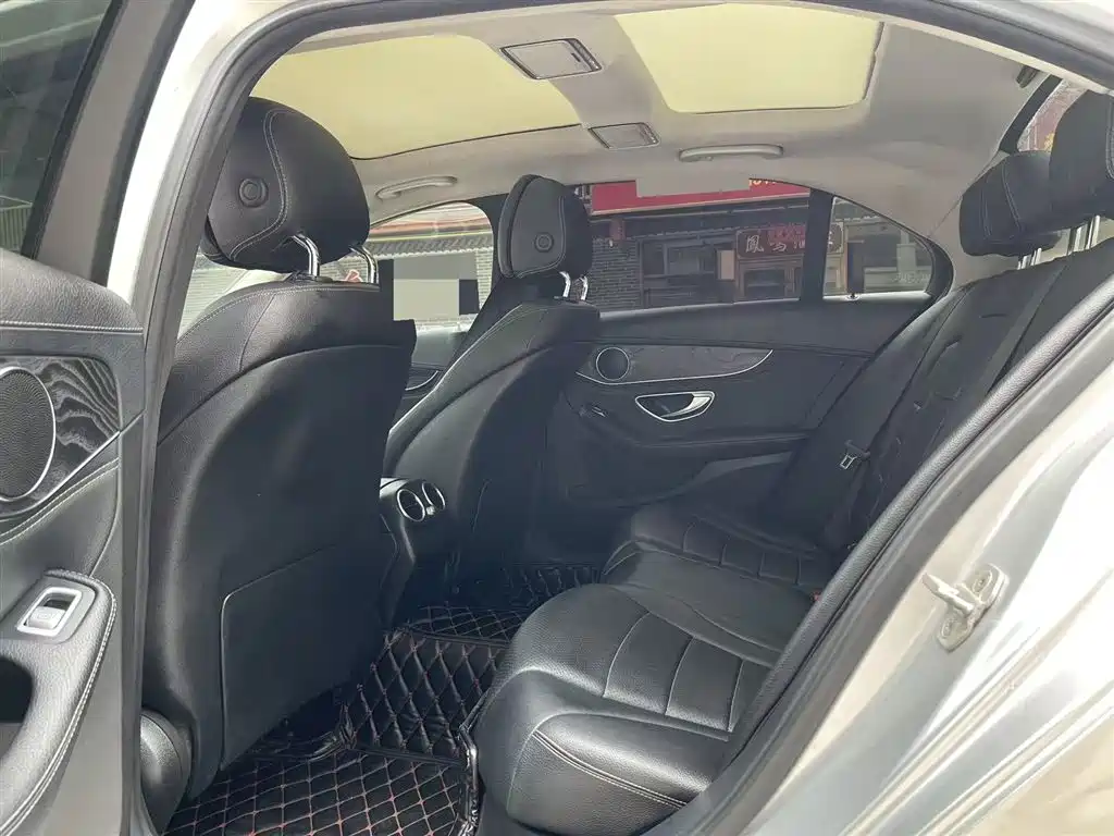 Mercedes-Benz C-Class 2015 Facelift C 200 L Sport фото 5