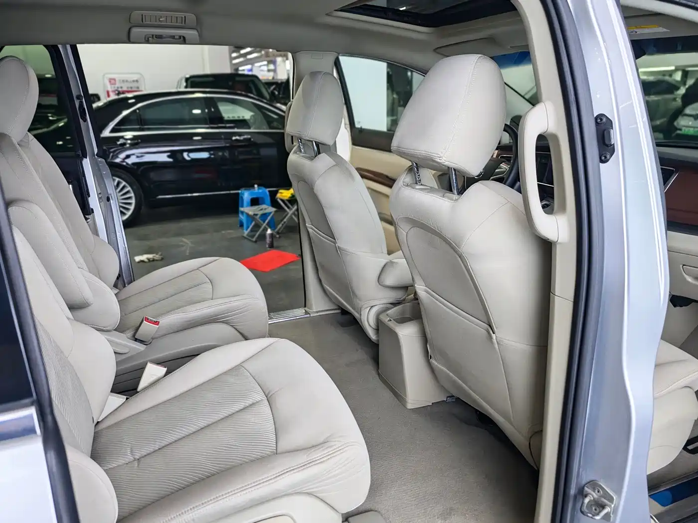 Buick GL8 2014 2.4L CT Luxury Business Comfort фото 15