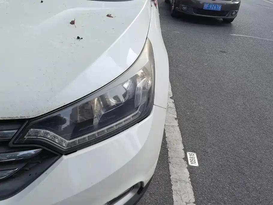 Dongfeng Aeolus Dongfeng Fengshen AX7 2015 2015 2.0L Automatic Smart Ease
