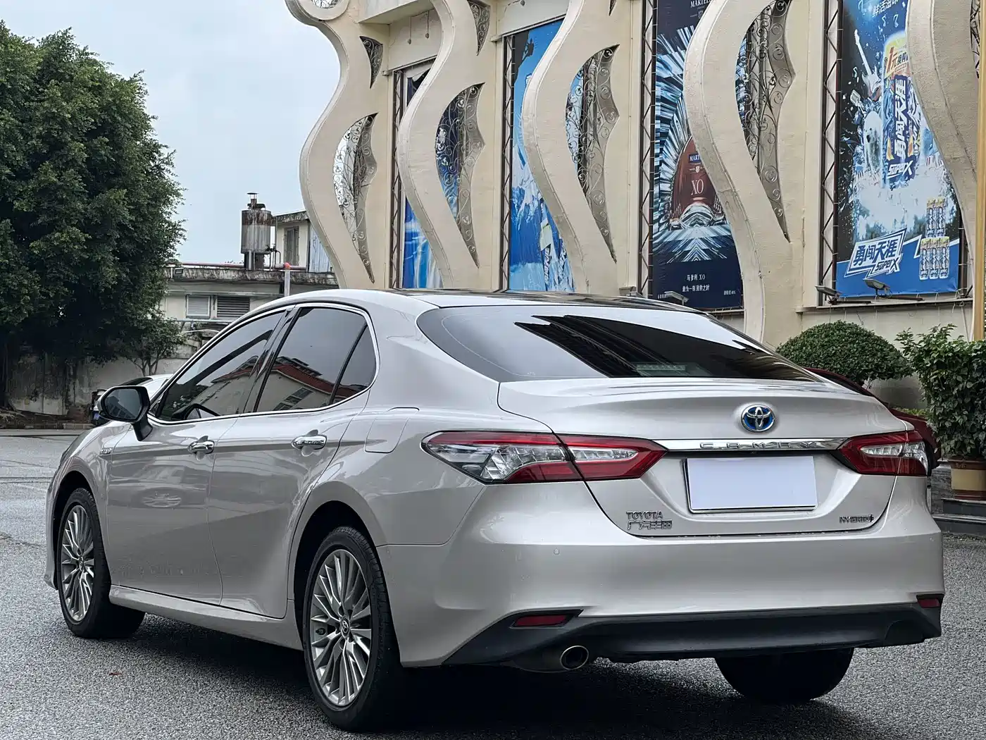 Toyota Camry 2018 Hybrid 2.5HG Luxury Edition фото 13