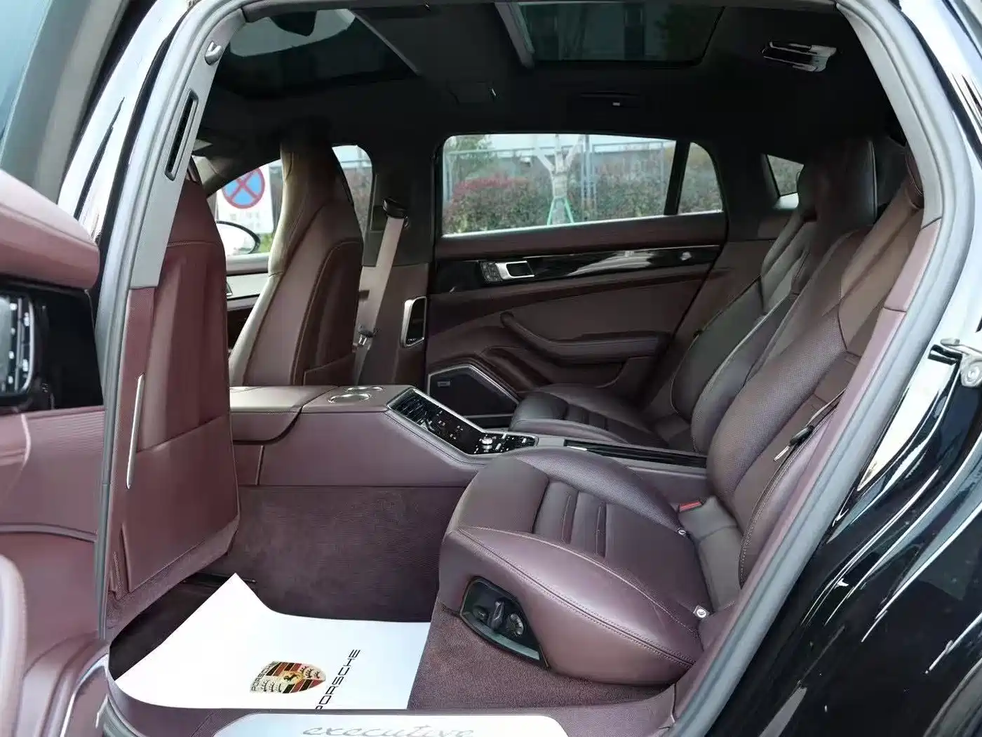 Porsche Panamera 2022 Panamera Executive Long Wheelbase Platinum Edition 2.9T фото 8